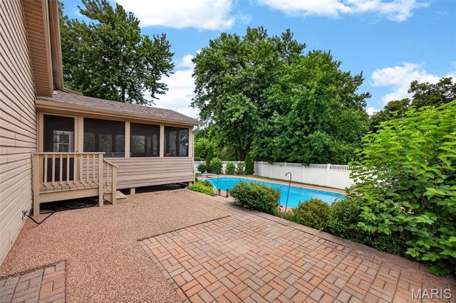 81 Cinnamon Tree Court, St Charles, MO 63304