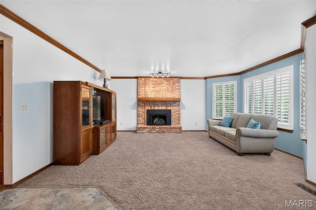 81 Cinnamon Tree Court, St Charles, MO 63304