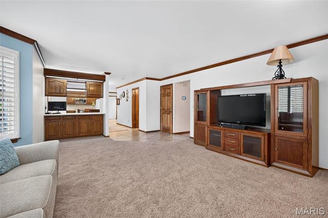 81 Cinnamon Tree Court, St Charles, MO 63304