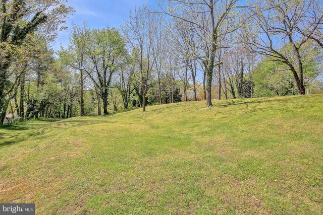1040 WHITE SANDS DR, Lusby, MD 20657