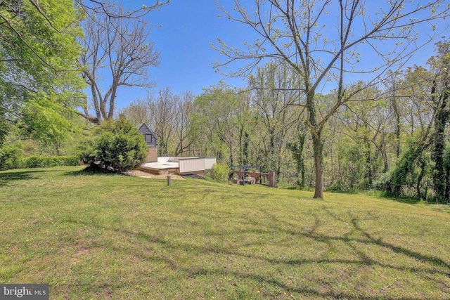 1040 WHITE SANDS DR, Lusby, MD 20657