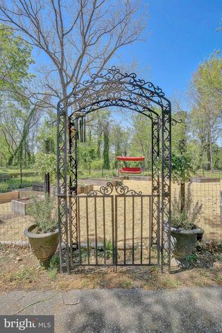 1040 WHITE SANDS DR, Lusby, MD 20657