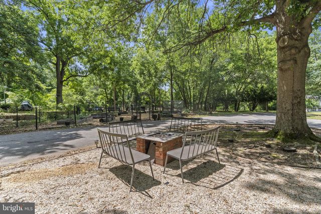 1040 WHITE SANDS DR, Lusby, MD 20657