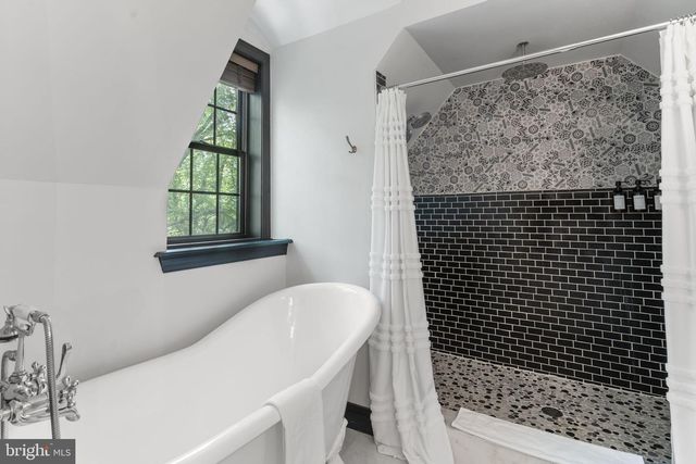 1040 WHITE SANDS DR, Lusby, MD 20657