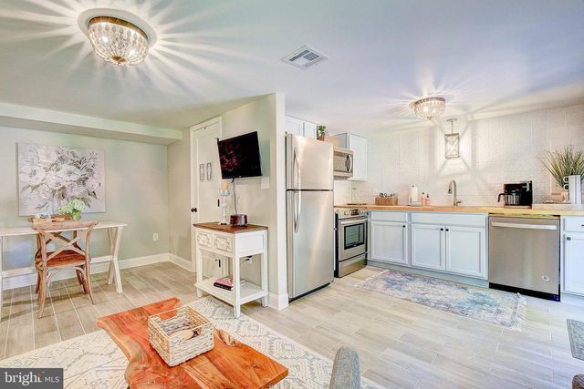 1040 WHITE SANDS DR, Lusby, MD 20657