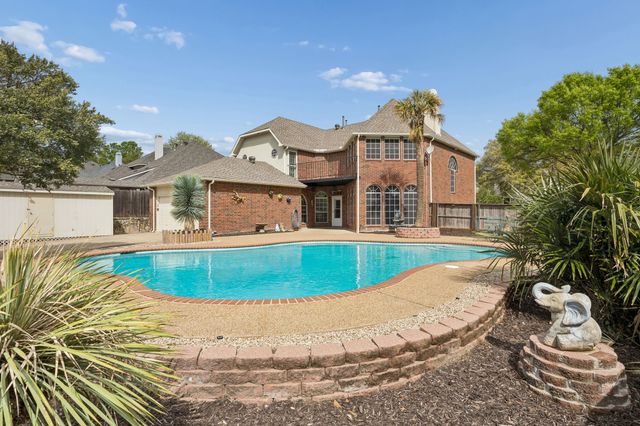 5210 Natchez Drive, Rowlett, TX 75088