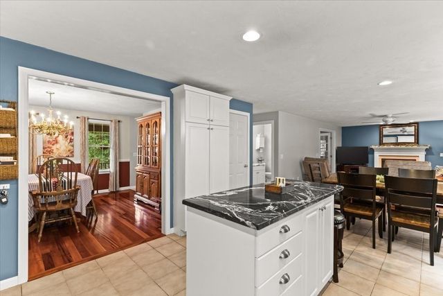194 Woodlawn Street, Taunton, MA 02718