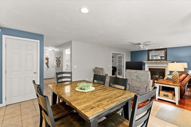 194 Woodlawn Street, Taunton, MA 02718