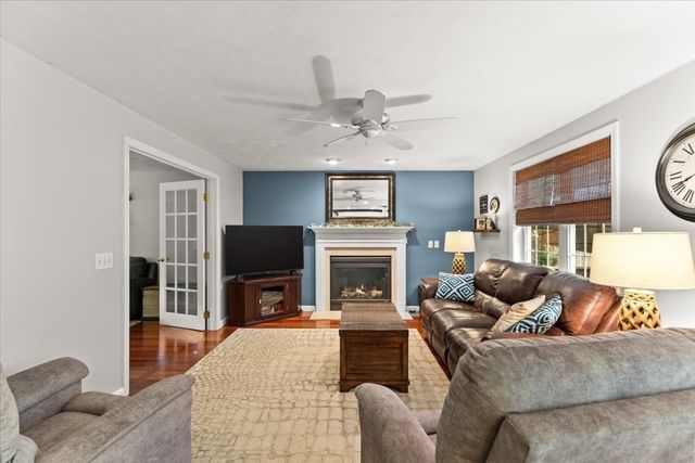 194 Woodlawn Street, Taunton, MA 02718