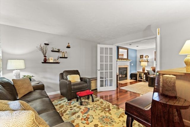 194 Woodlawn Street, Taunton, MA 02718