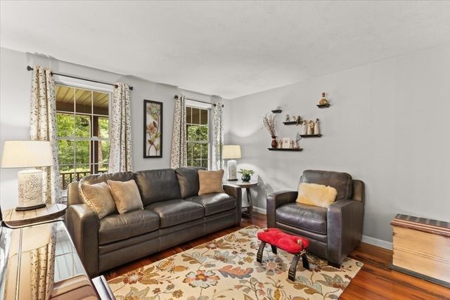 194 Woodlawn Street, Taunton, MA 02718