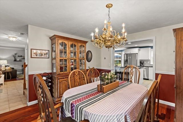 194 Woodlawn Street, Taunton, MA 02718