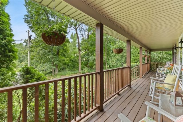 194 Woodlawn Street, Taunton, MA 02718