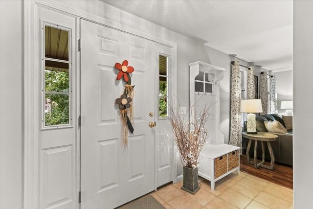 194 Woodlawn Street, Taunton, MA 02718