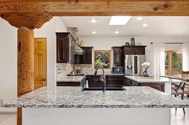 8 S Arroyo Ridge Road, Santa Fe, NM 87508