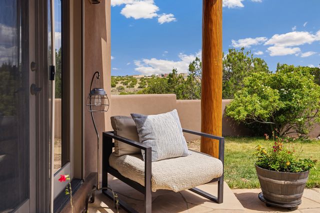 8 S Arroyo Ridge Road, Santa Fe, NM 87508