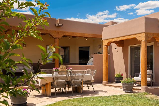 8 S Arroyo Ridge Road, Santa Fe, NM 87508