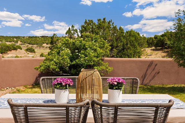 8 S Arroyo Ridge Road, Santa Fe, NM 87508