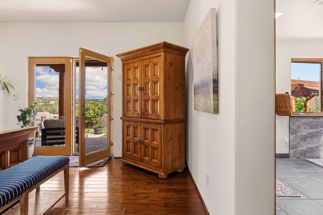 8 S Arroyo Ridge Road, Santa Fe, NM 87508