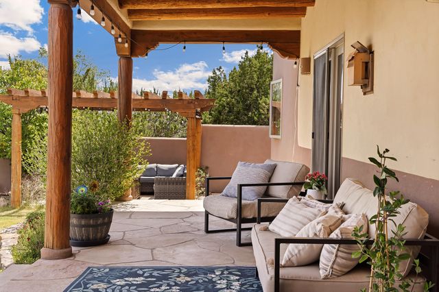 8 S Arroyo Ridge Road, Santa Fe, NM 87508