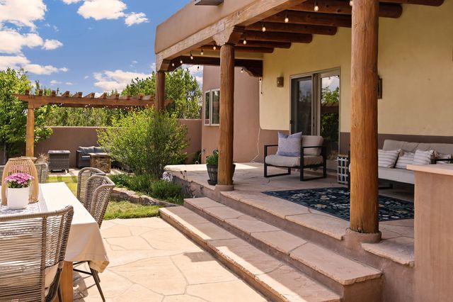 8 S Arroyo Ridge Road, Santa Fe, NM 87508