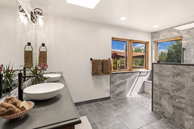 8 S Arroyo Ridge Road, Santa Fe, NM 87508
