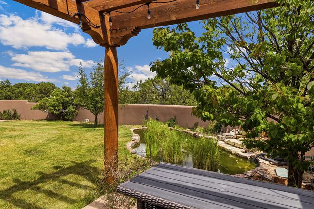8 S Arroyo Ridge Road, Santa Fe, NM 87508