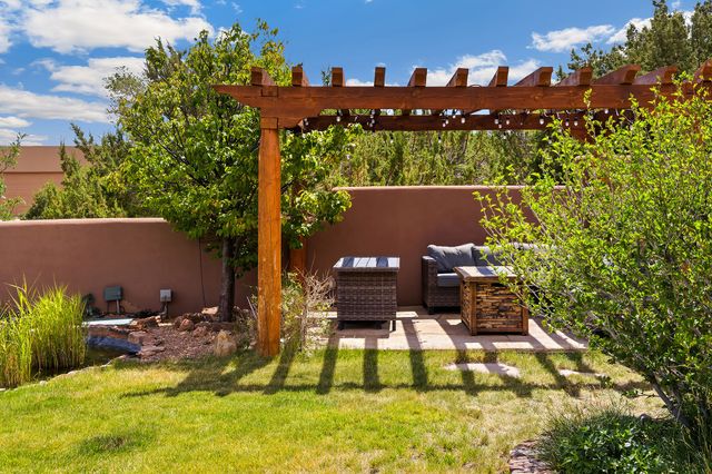 8 S Arroyo Ridge Road, Santa Fe, NM 87508
