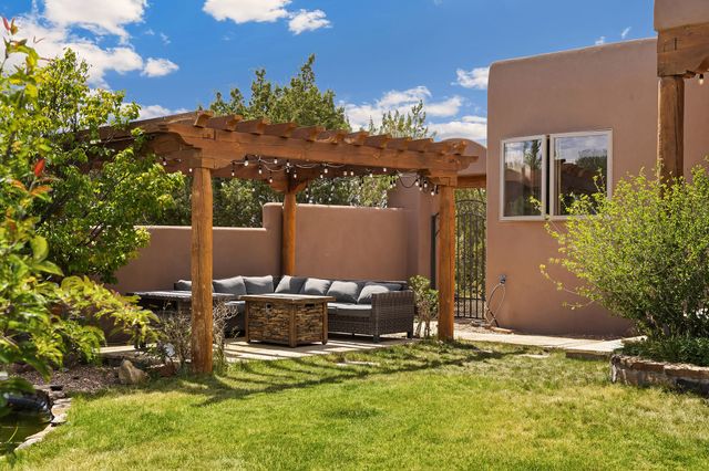 8 S Arroyo Ridge Road, Santa Fe, NM 87508