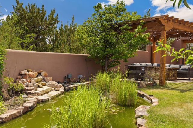 8 S Arroyo Ridge Road, Santa Fe, NM 87508