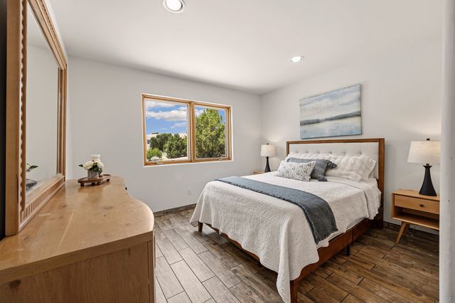 8 S Arroyo Ridge Road, Santa Fe, NM 87508