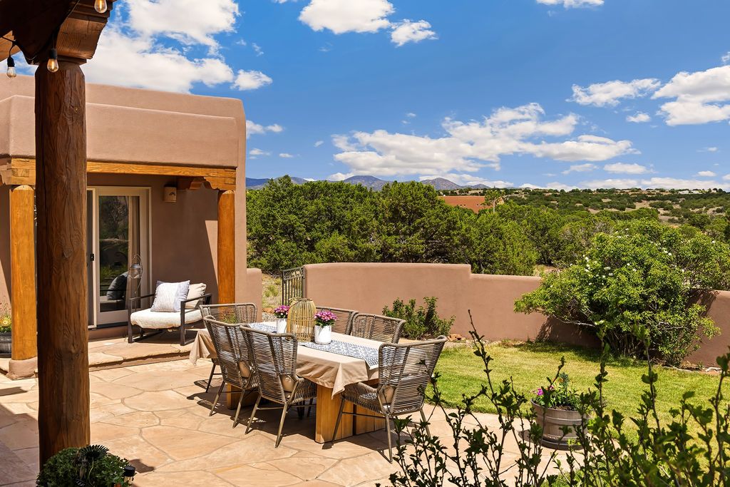 8 S Arroyo Ridge Road, Santa Fe, NM 87508