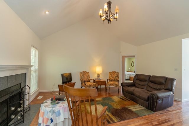 148 Merry Wood Drive, Rossville, GA 30741