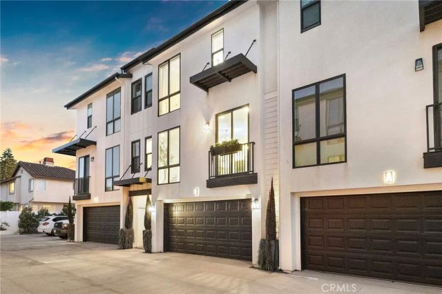 20452 Santa Ana Ave B, Newport Beach, CA 92660