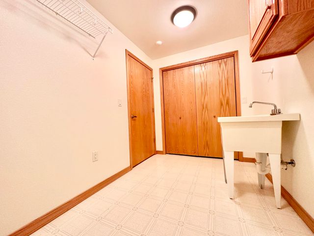 9654 County Road 2680, Mountain View, MO 65548