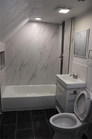 4123 Woodland Avenue, Kansas City, MO 64110