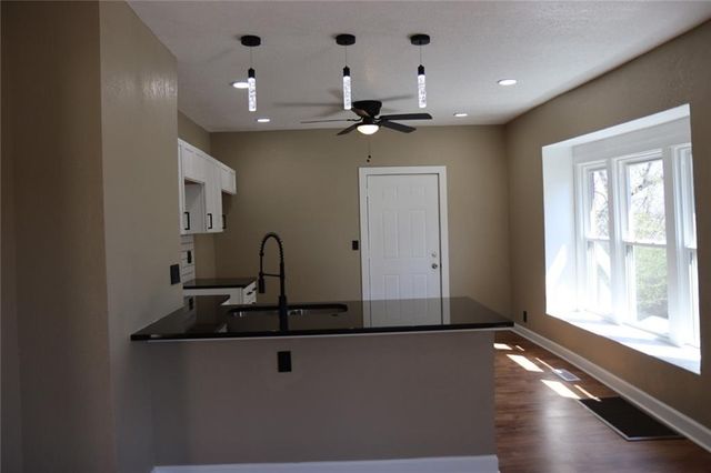 4123 Woodland Avenue, Kansas City, MO 64110