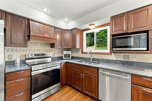 5295 Bear Lake Drive, East Lansing, MI 48823
