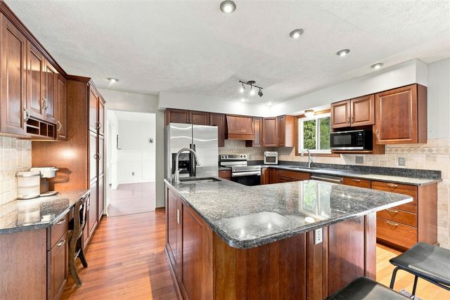 5295 Bear Lake Drive, East Lansing, MI 48823