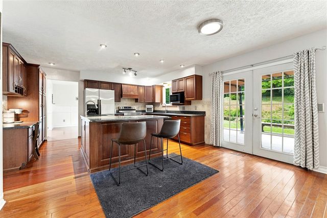 5295 Bear Lake Drive, East Lansing, MI 48823