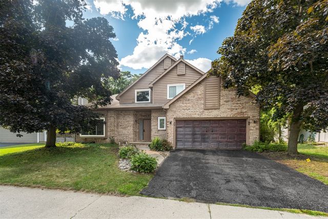 5295 Bear Lake Drive, East Lansing, MI 48823