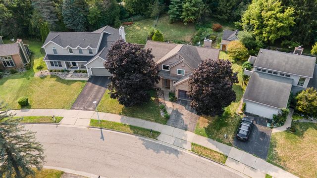 5295 Bear Lake Drive, East Lansing, MI 48823