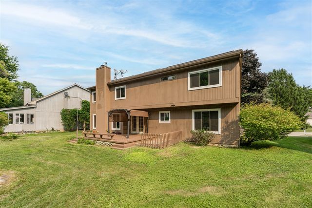 5295 Bear Lake Drive, East Lansing, MI 48823