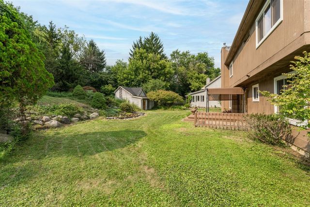 5295 Bear Lake Drive, East Lansing, MI 48823
