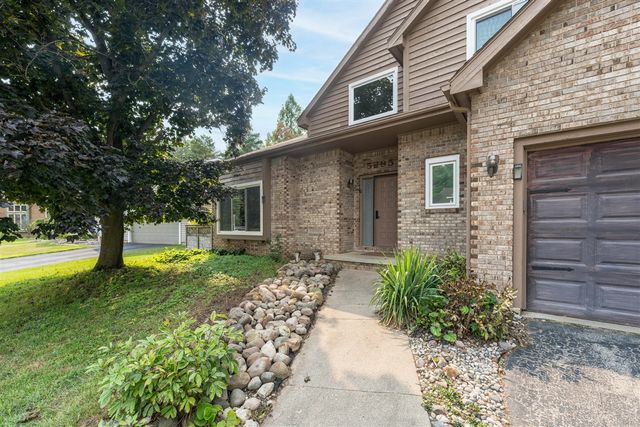 5295 Bear Lake Drive, East Lansing, MI 48823