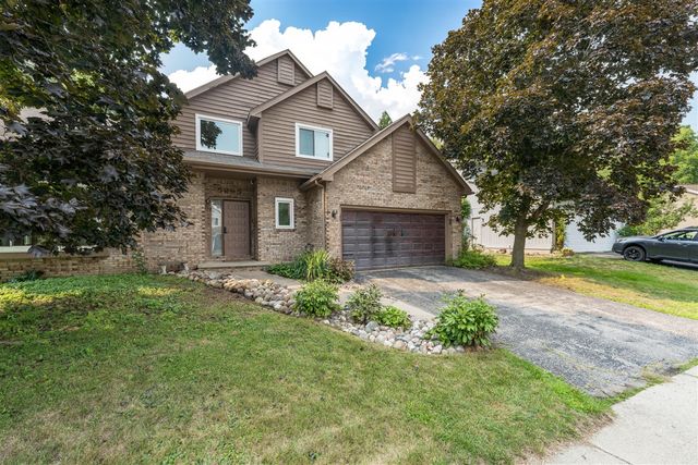 5295 Bear Lake Drive, East Lansing, MI 48823