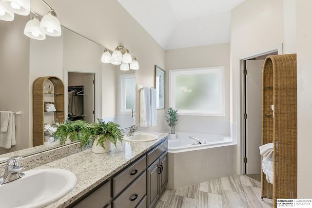15366 Corby Street, Omaha, NE 68116