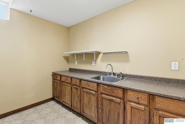 15366 Corby Street, Omaha, NE 68116