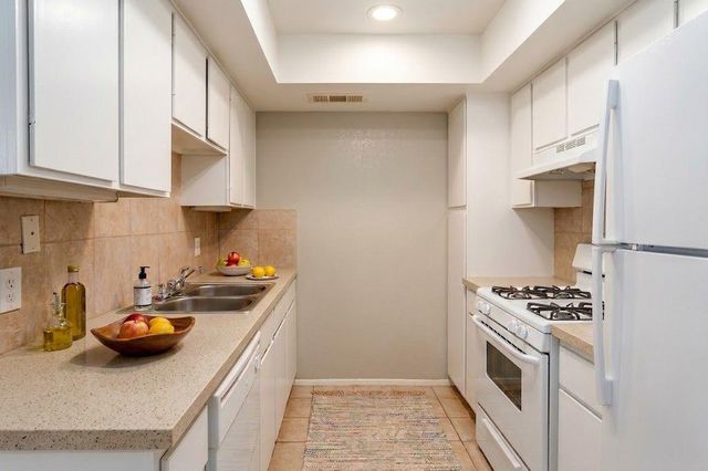 11519 Pecan Creek PKWY 17, Austin, TX 78750
