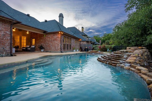 19437 Point O' Woods Ct, Baton Rouge, LA 70809